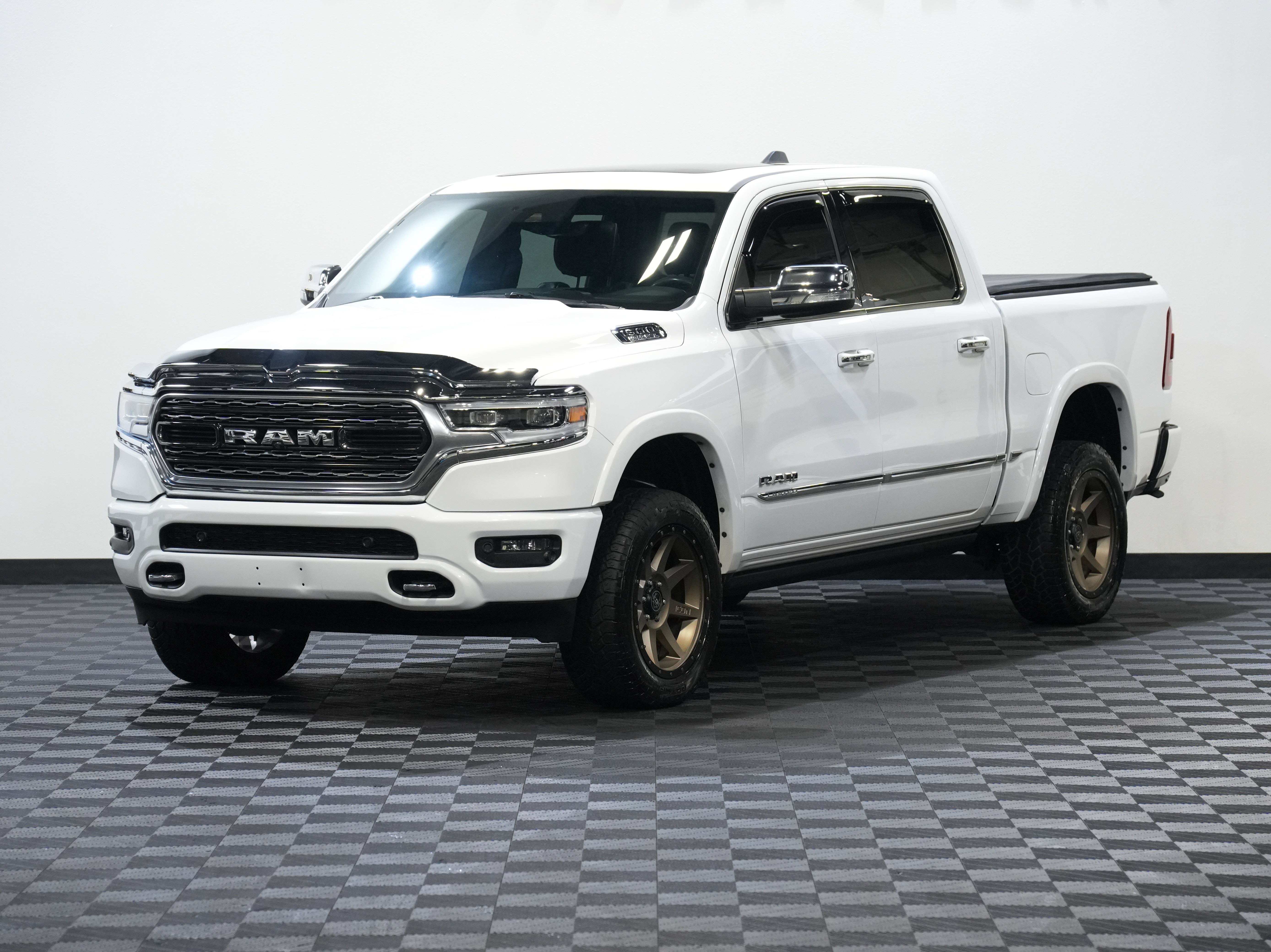 Used 2020 RAM 1500 Limited AWD/4WD image 3