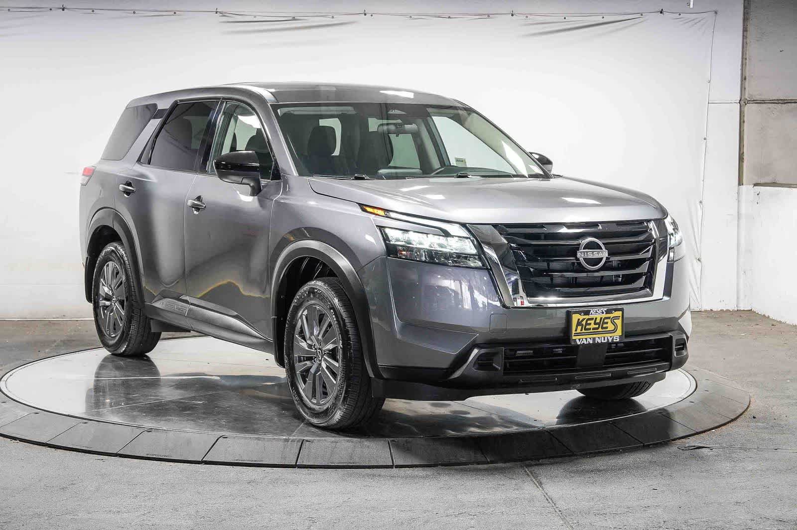 Used 2024 Nissan Pathfinder S FWD image 5