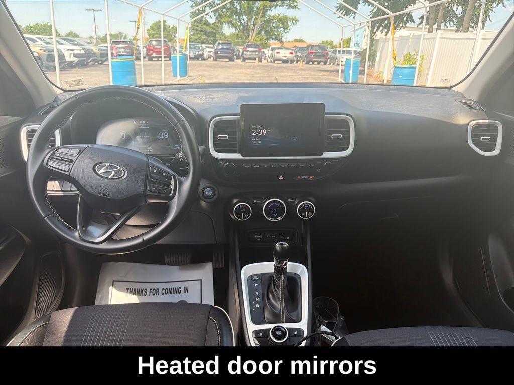 Used 2025 Hyundai Venue Limited FWD image 15