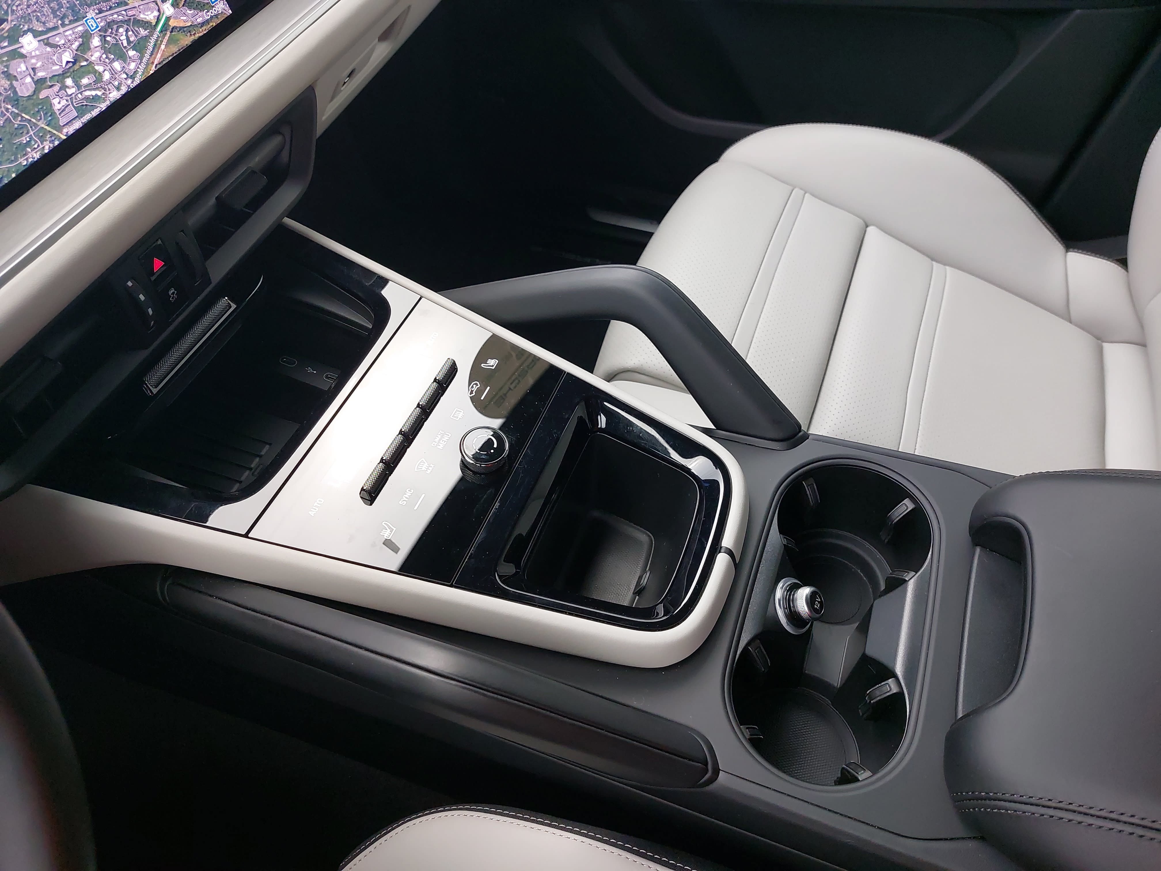 Certified 2026 Porsche Cayenne AWD/4WD image 27
