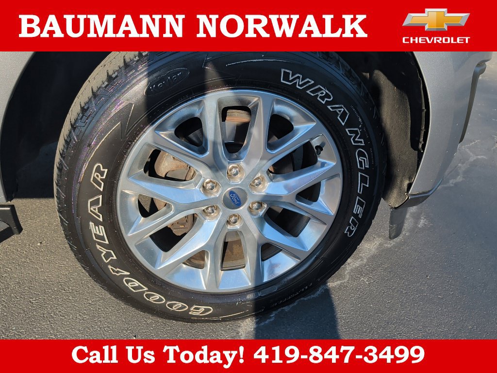 Used 2020 Ford Expedition XLT w/ Equipment Group 202A AWD/4WD image 9