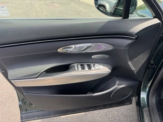 Certified 2023 Genesis GV70 2.5T w/ Select Package AWD/4WD image 18