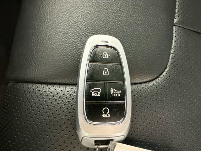 Used 2023 Hyundai Santa Fe SEL Premium image 18