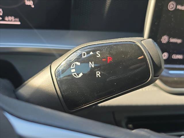 New 2026 Volkswagen Tiguan SE FWD image 18