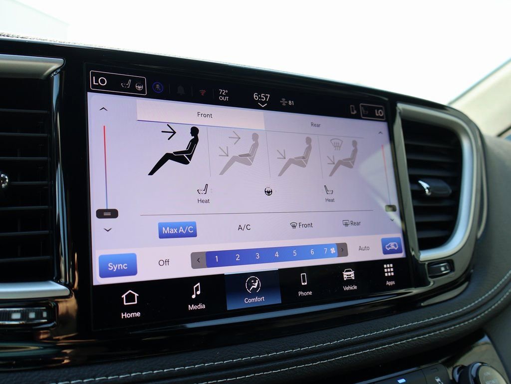 New 2026 Chrysler Pacifica Select image 32
