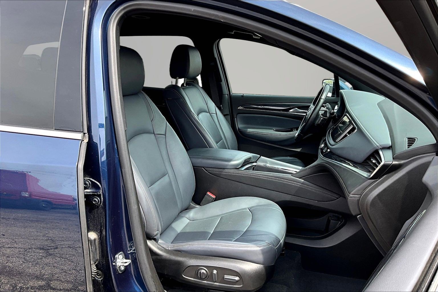 Used 2022 Buick Enclave Essence w/ Trailering Package, 5000 lbs. image 7
