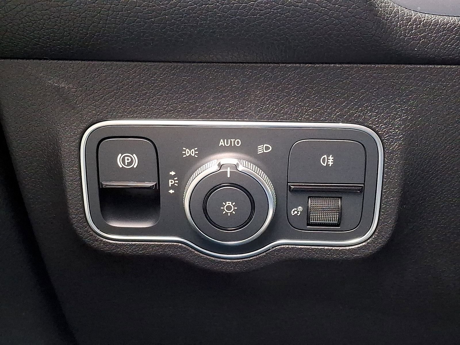 Certified 2023 Mercedes-Benz GLB 250 GLB 250 image 25