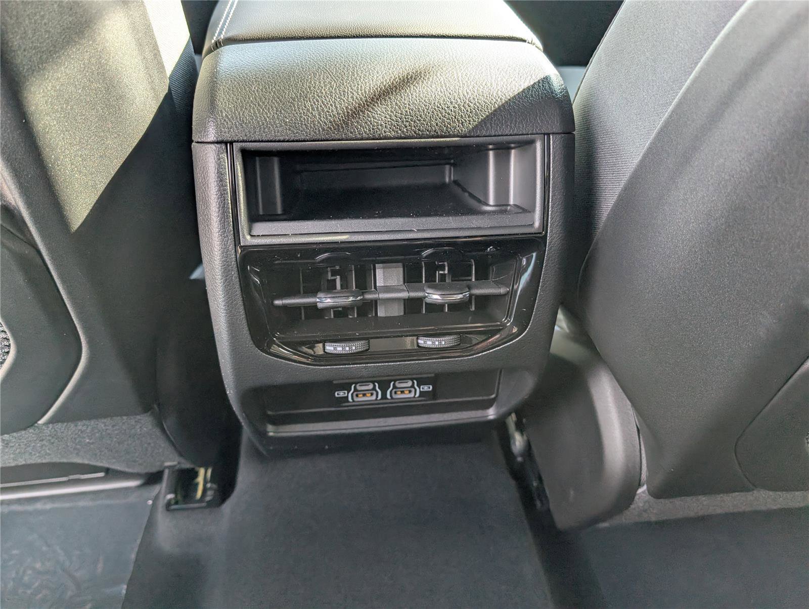 New 2026 Jeep Grand Cherokee Laredo image 14