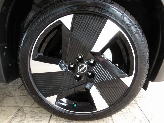 Certified 2025 Nissan Kicks SR image 12