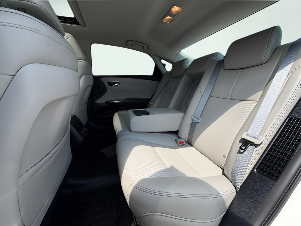 Used 2018 Toyota Avalon Limited w/ Carpet Mat Package FWD image 20