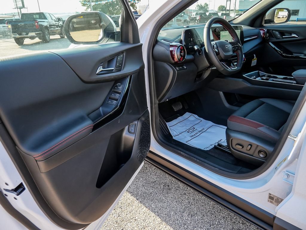 New 2027 Chevrolet Equinox RS w/ Safety and Technology Package FWD image 33
