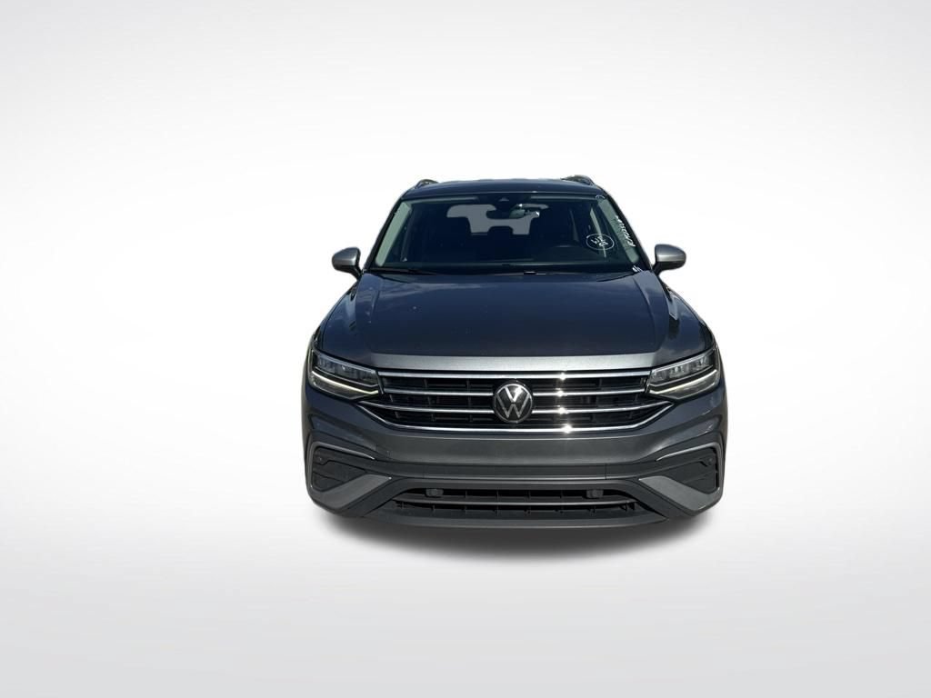 Used 2024 Volkswagen Tiguan Wolfsburg Edition FWD image 3