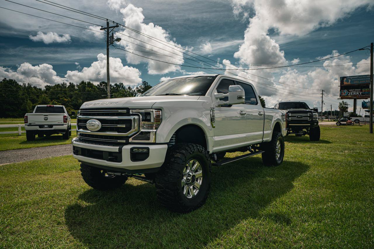 Used 2021 Ford F250 Lariat w/ Lariat Ultimate Package AWD/4WD image 3
