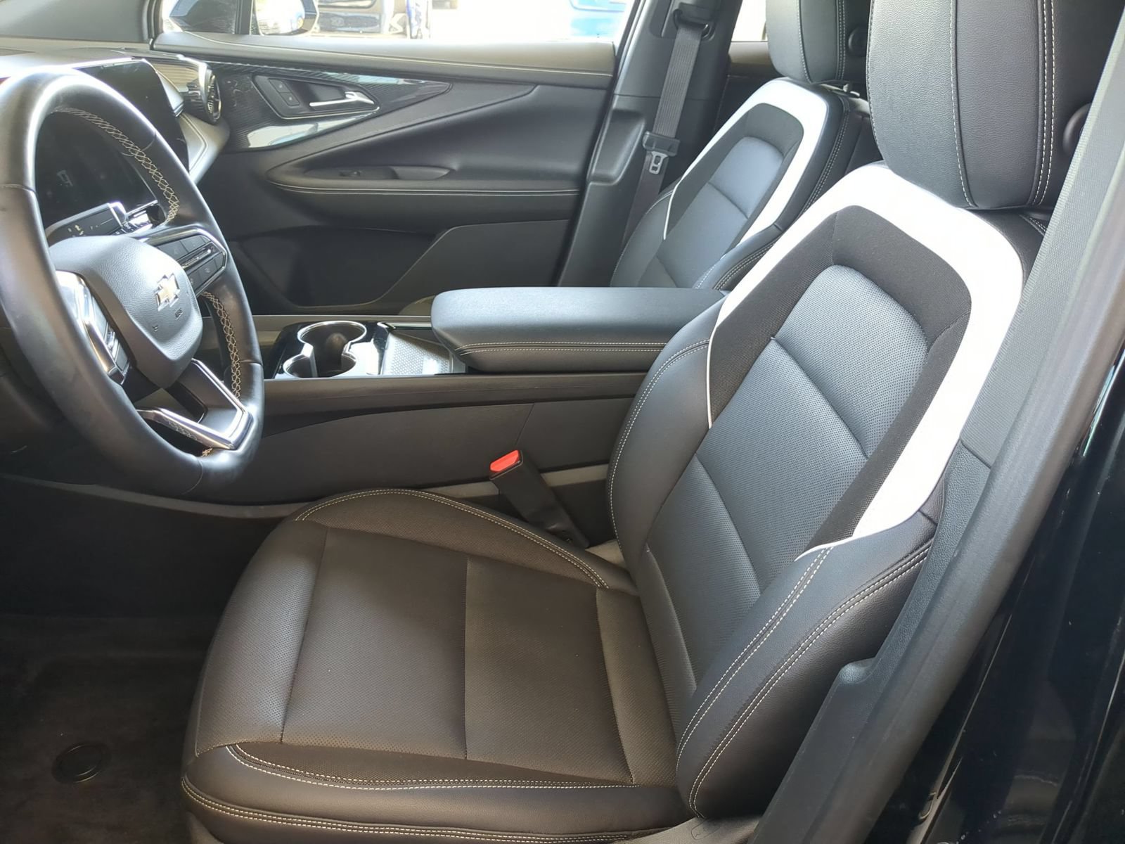 Used 2024 Chevrolet Blazer EV LT AWD/4WD image 23