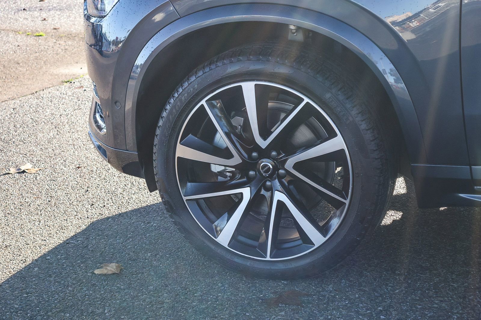 Used 2025 Volvo XC90 B5 Plus w/ Protection Package Premier image 9