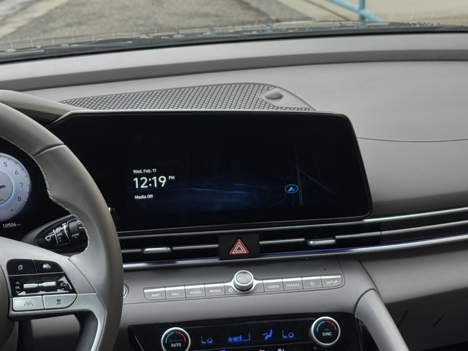 Used 2025 Hyundai Elantra SEL FWD image 17