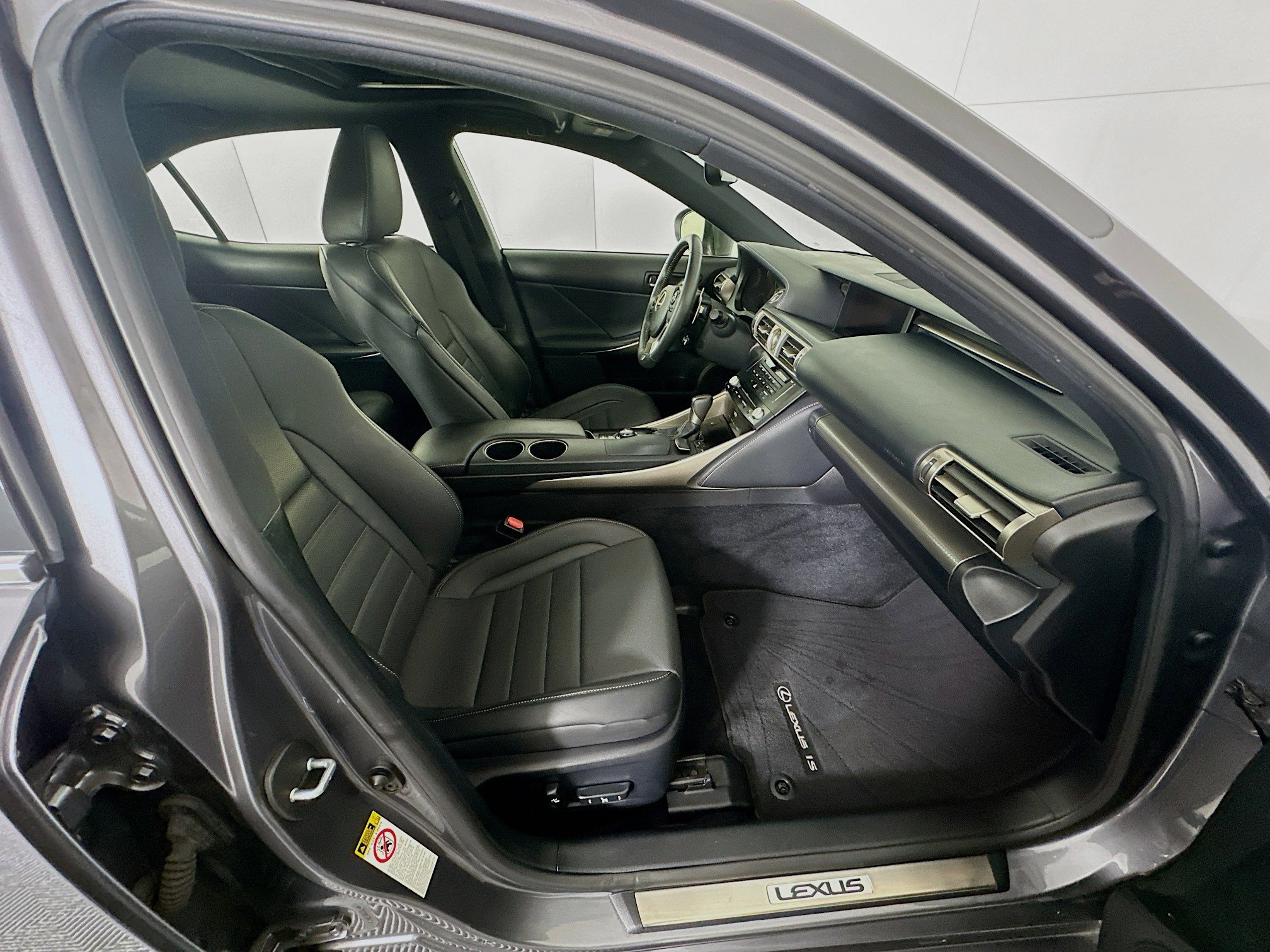 Used 2014 Lexus IS 350 4dr Sdn RWD w/ F Sport Package image 33