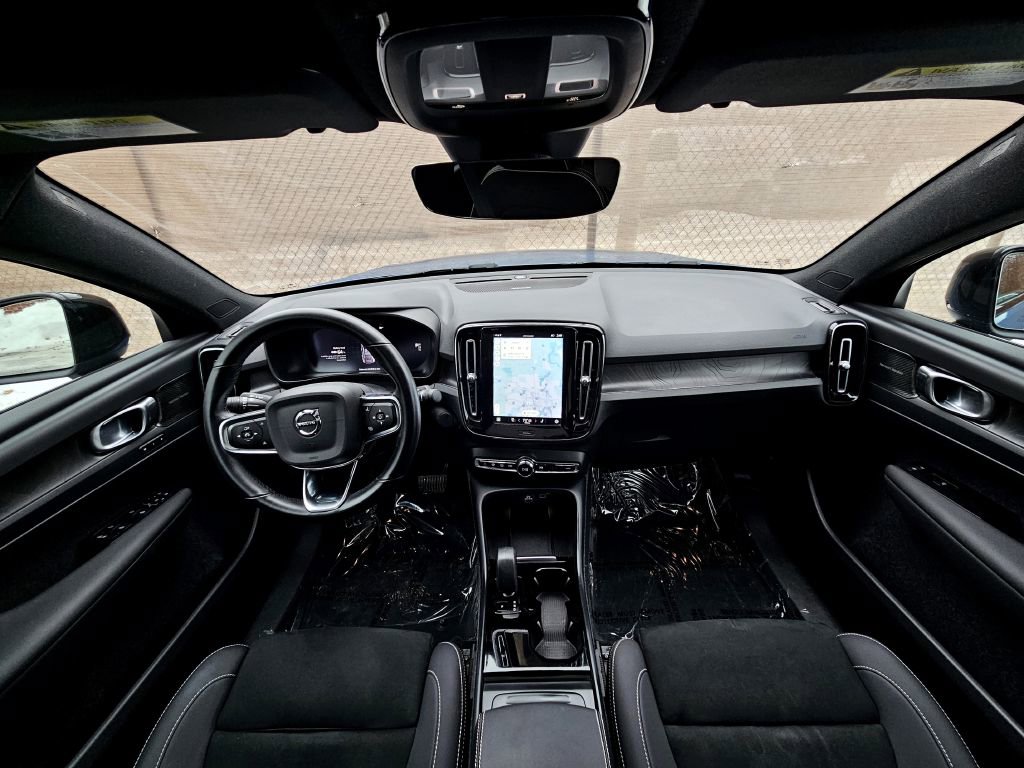 Used 2022 Volvo C40 P8 Recharge Ultimate image 13