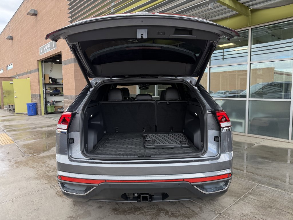 Used 2024 Volkswagen Atlas Cross Sport SE w/ Panoramic Sunroof Package image 35