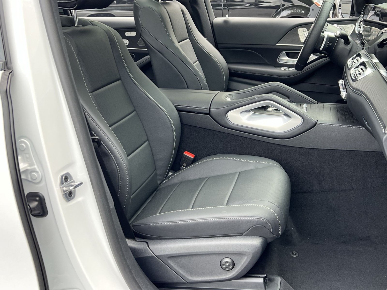 New 2027 Mercedes-Benz GLS 450 4MATIC image 34