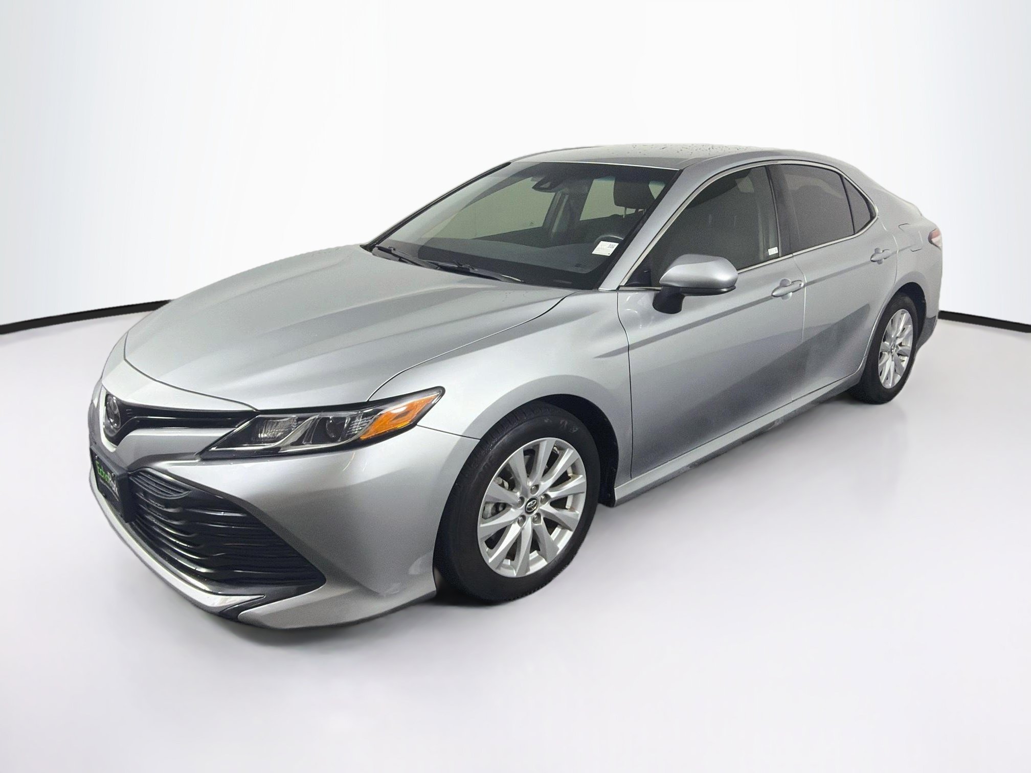 Used 2018 Toyota Camry LE FWD image 3