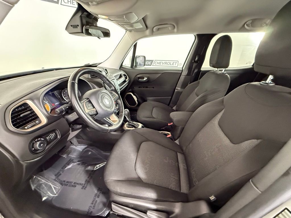 Used 2017 Jeep Renegade Latitude image 13