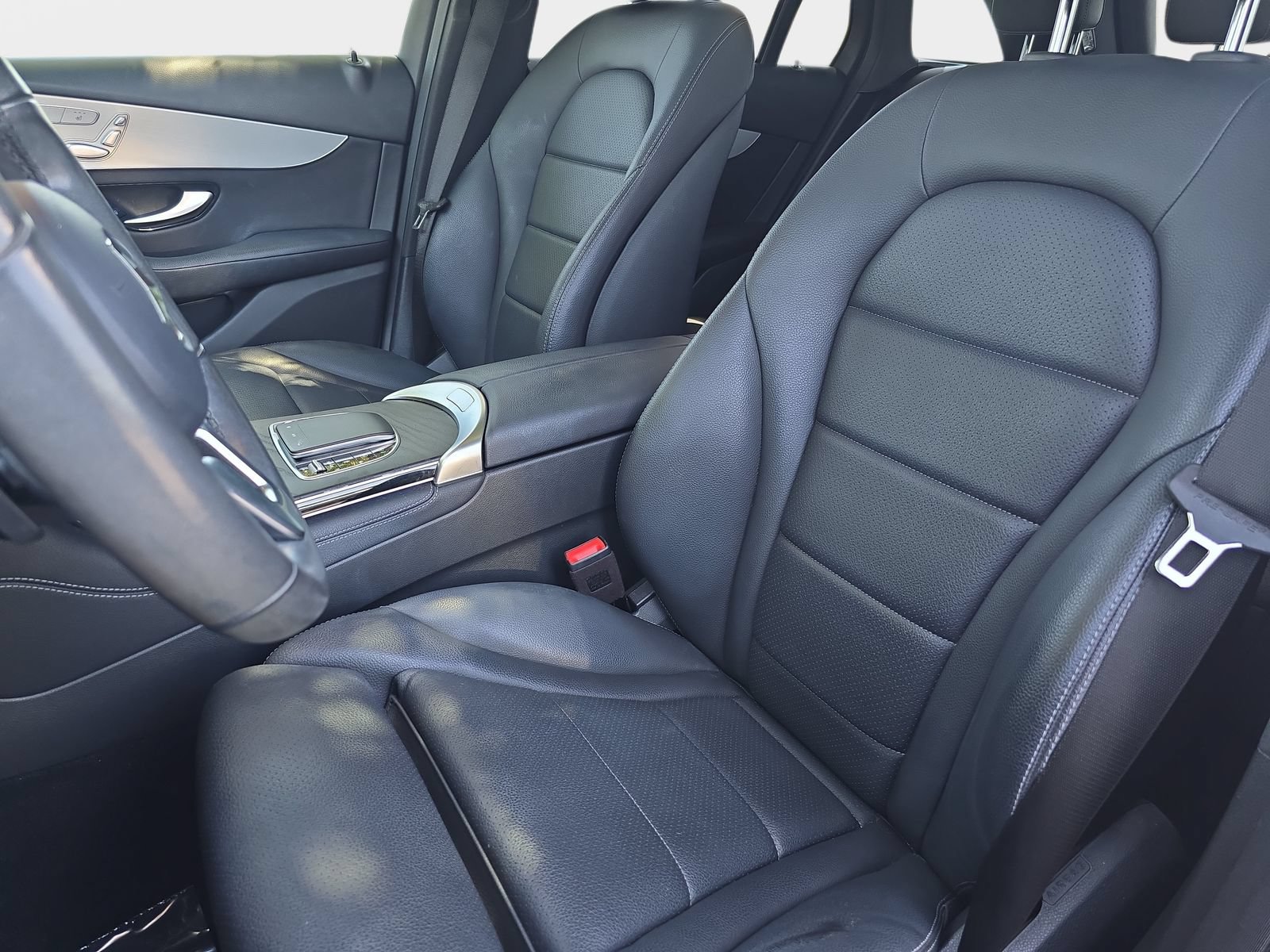 Used 2020 Mercedes-Benz GLC 300 image 19
