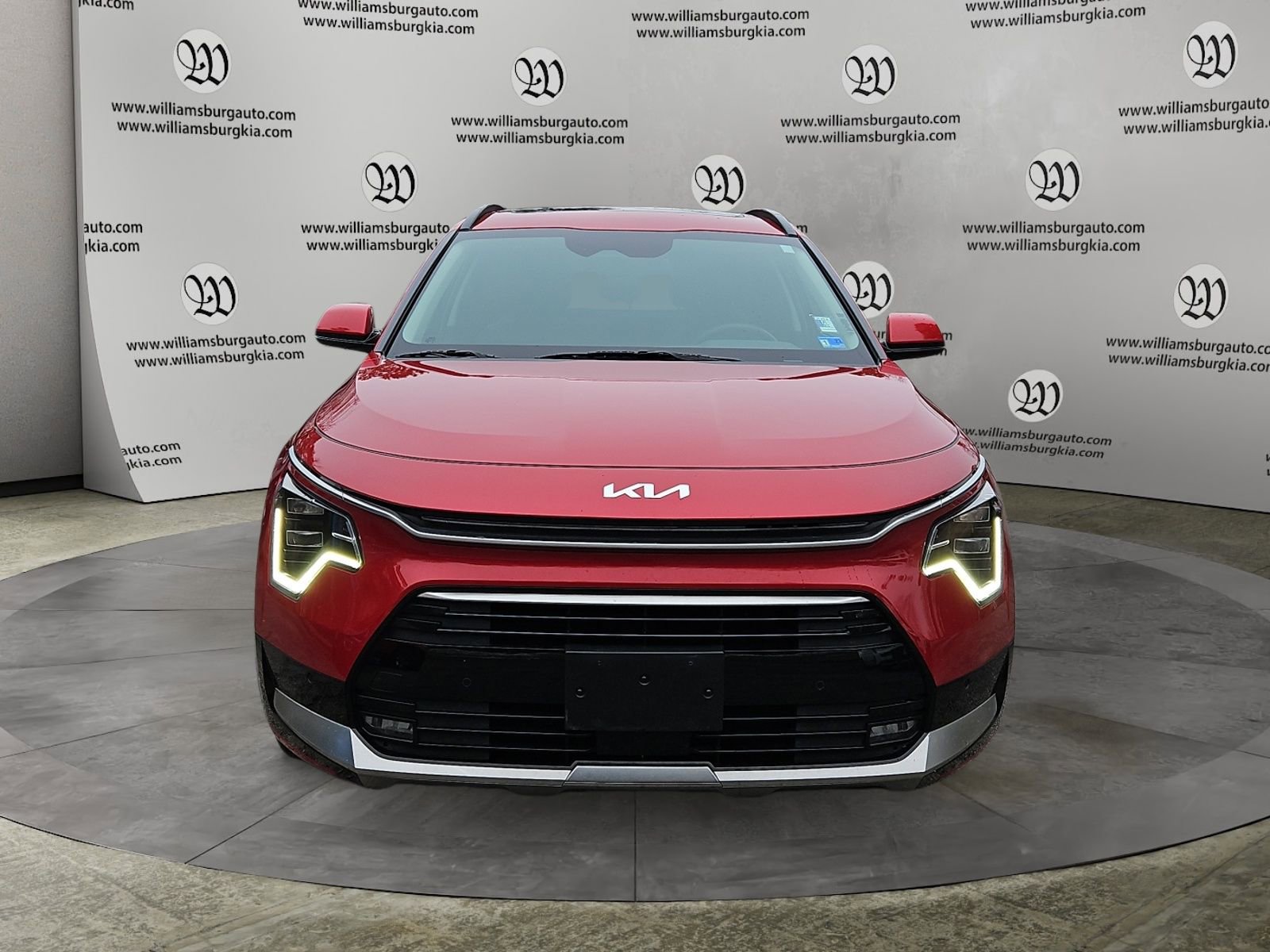 Used 2023 Kia Niro SX Touring image 8