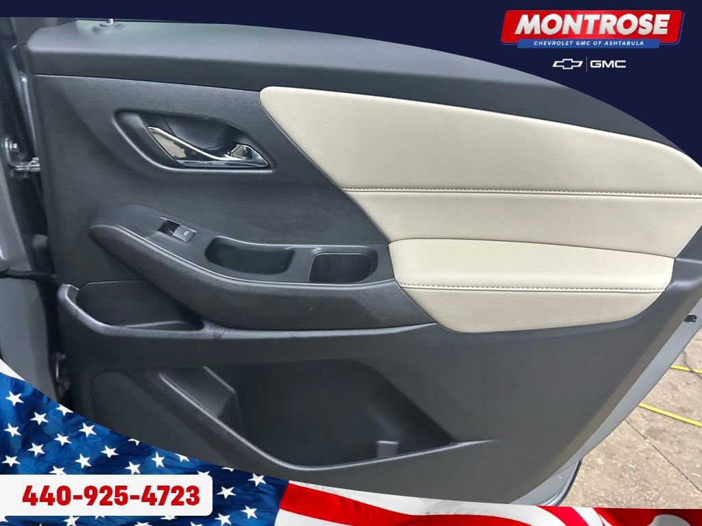 Used 2023 Chevrolet Traverse LS image 28