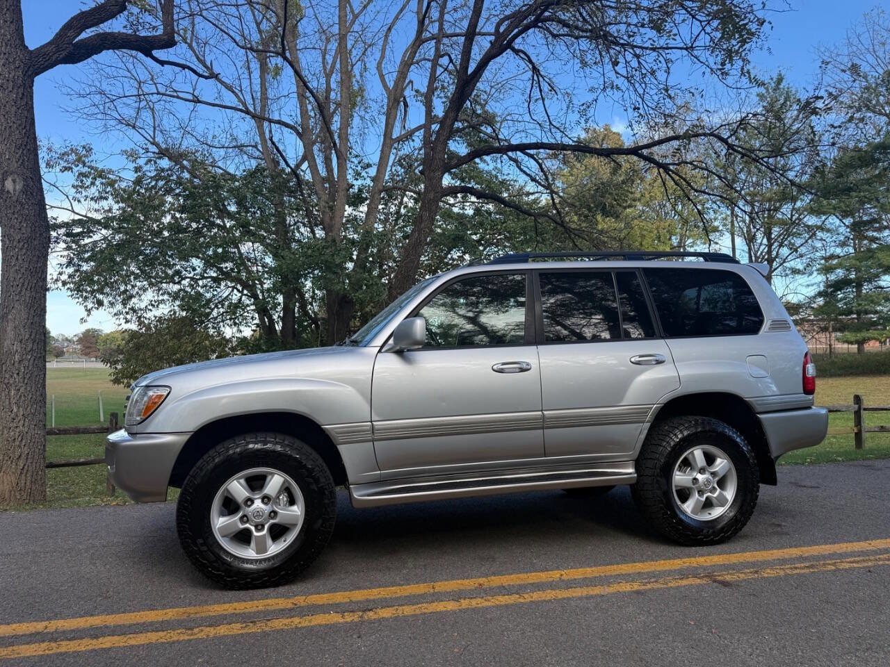 Used 2006 Toyota Land Cruiser image 1