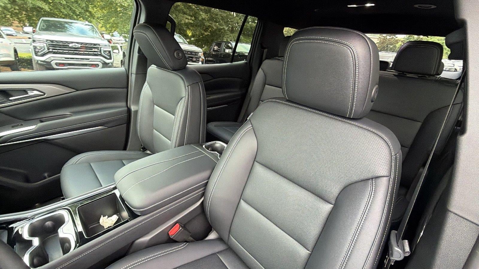 New 2027 Chevrolet Traverse LT FWD image 17