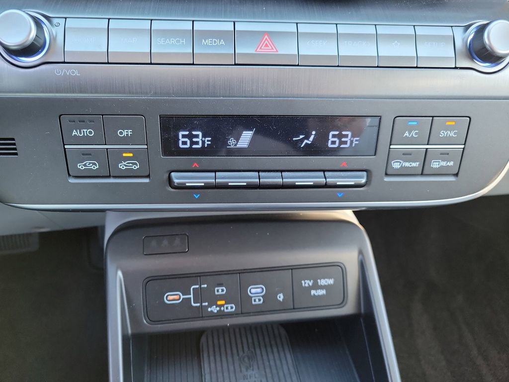 Certified 2025 Hyundai Kona Limited image 32