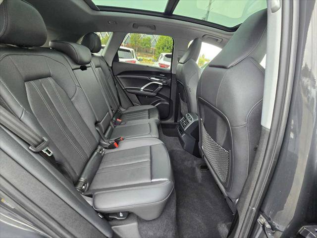 Used 2025 Audi Q5 Prestige AWD/4WD image 12