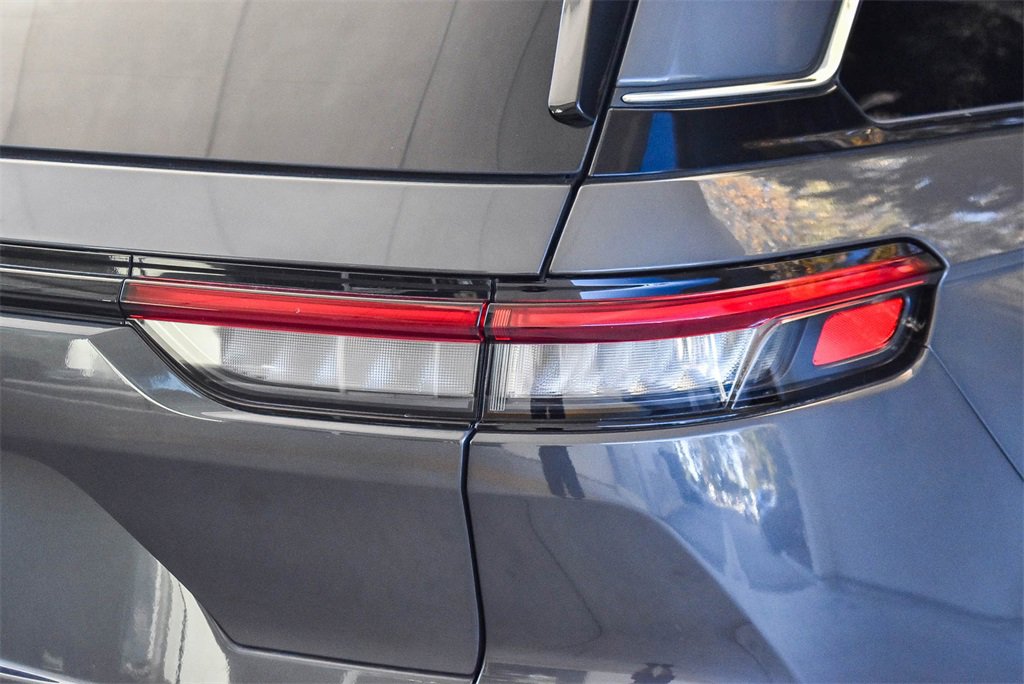 Used 2022 Jeep Grand Cherokee Limited 4xe image 7