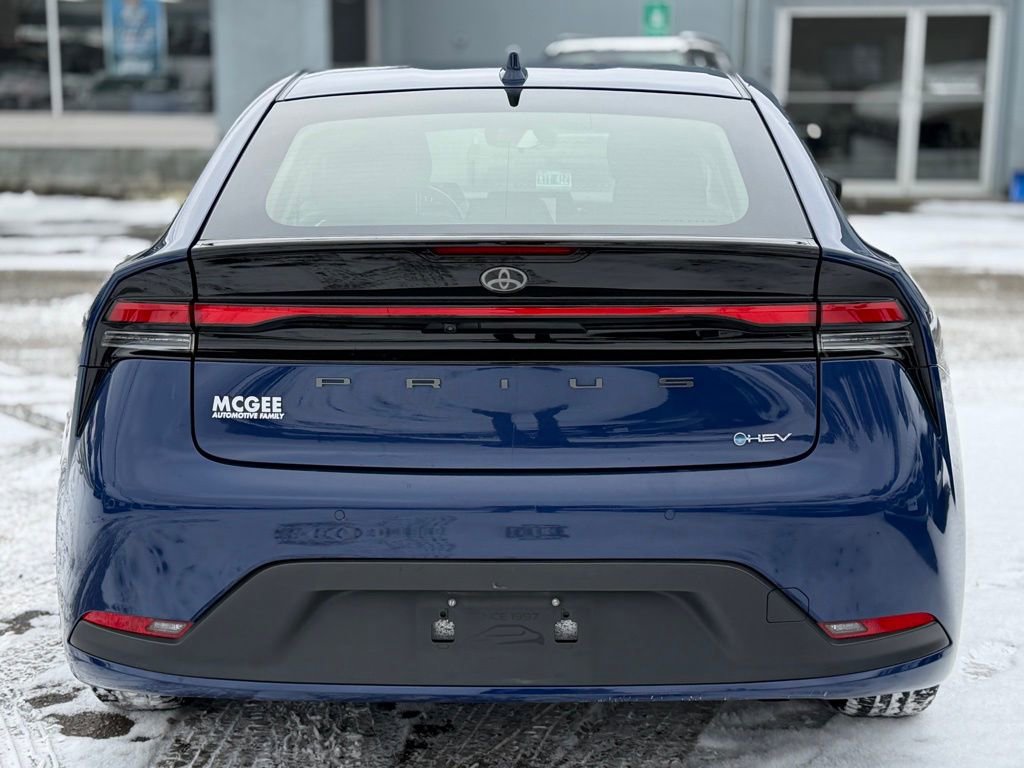 Used 2024 Toyota Prius LE image 4