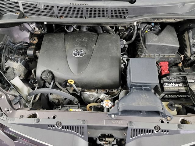 Used 2020 Toyota Sienna XLE w/ XLE Navigation Package AWD/4WD image 34