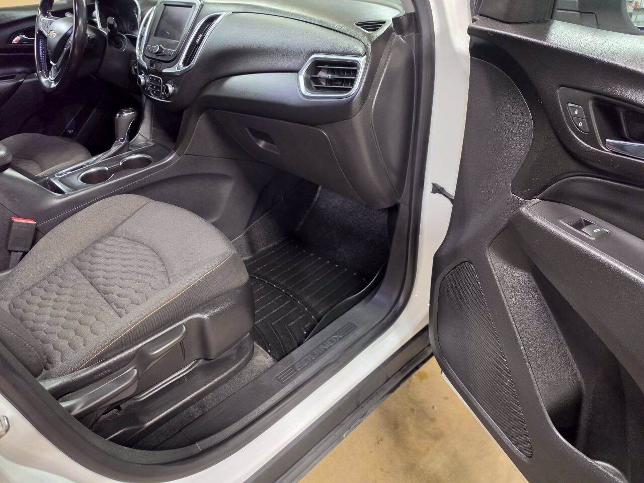 Used 2020 Chevrolet Equinox LT AWD/4WD image 17