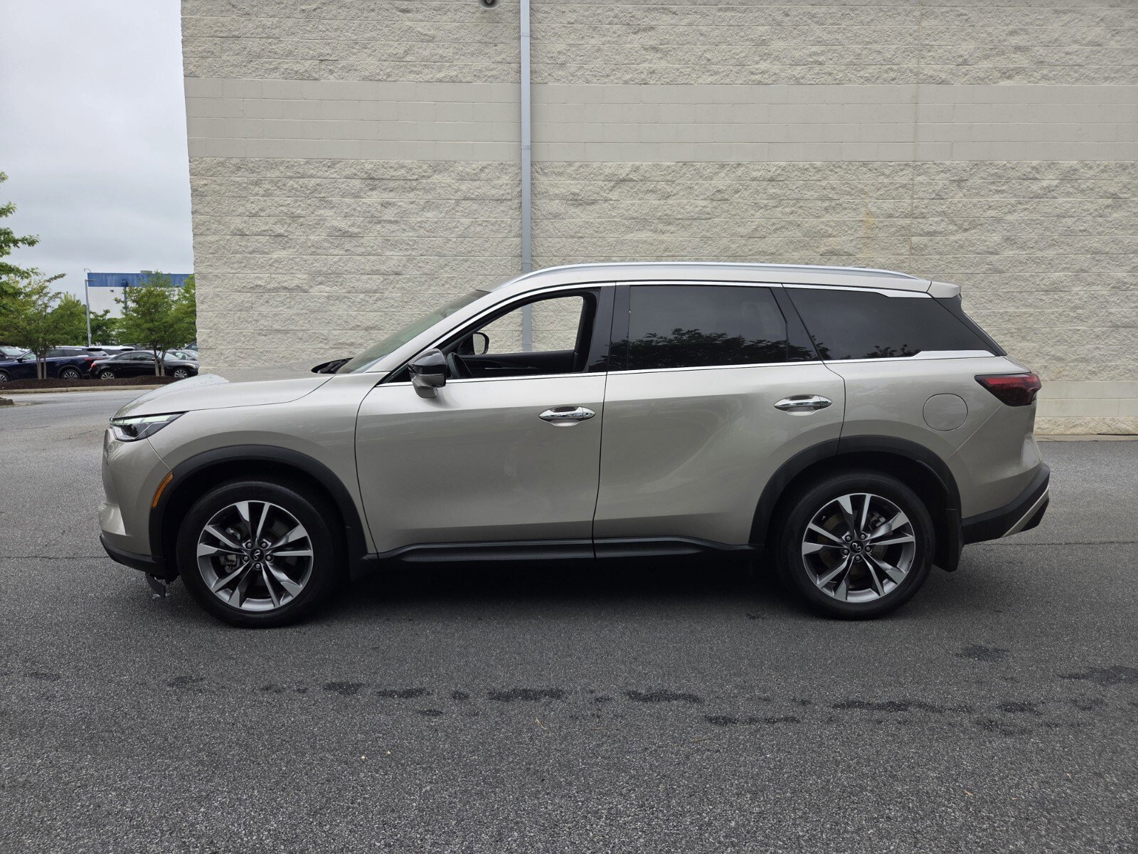 Used 2023 INFINITI QX60 Luxe w/ Cargo Package AWD/4WD image 9