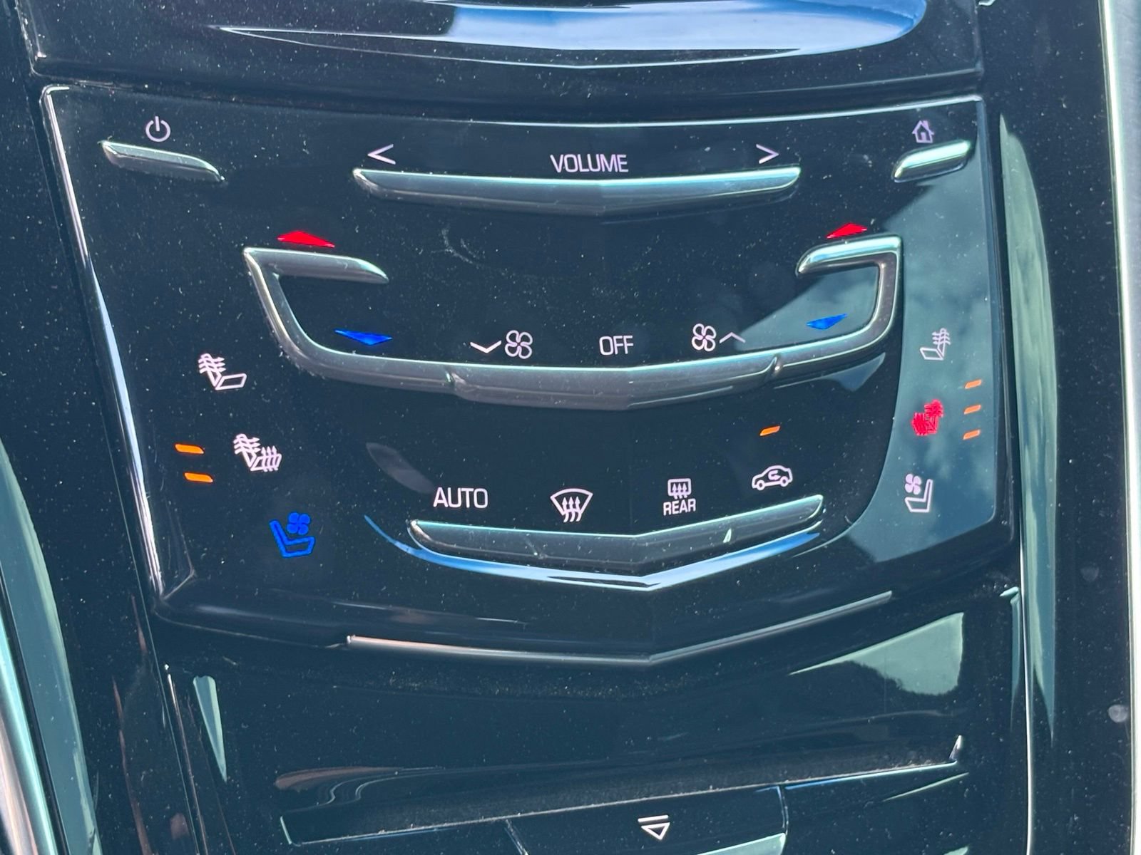 Used 2019 Cadillac Escalade ESV Platinum RWD image 9