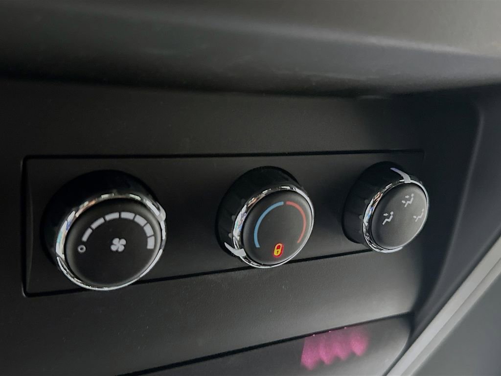 Used 2017 Dodge Grand Caravan SE image 22