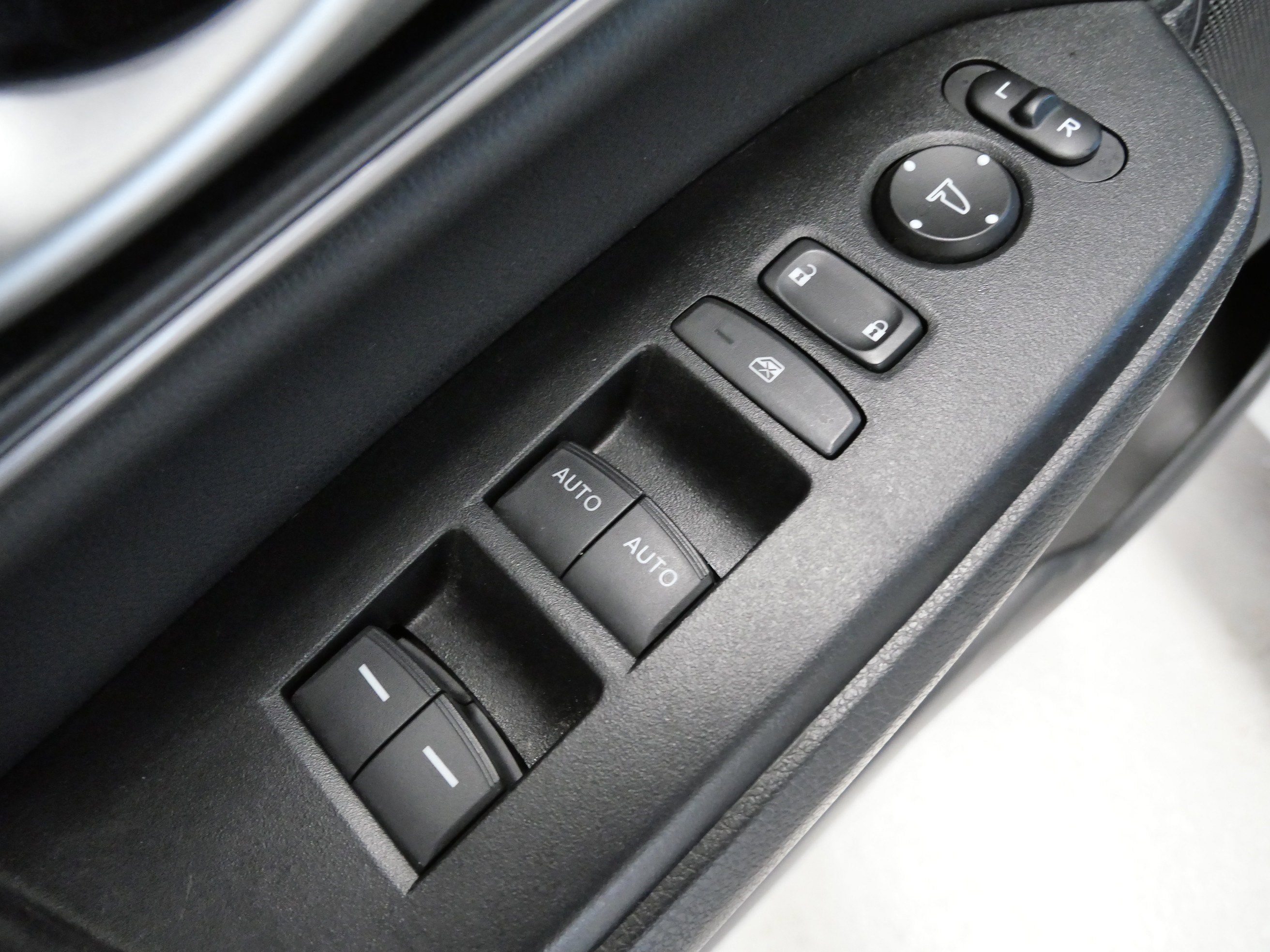 Used 2021 Honda CR-V EX-L image 19