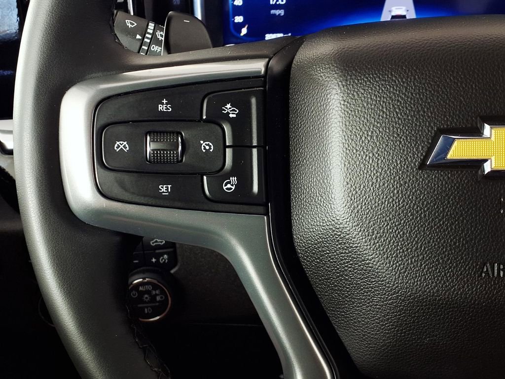 Used 2025 Chevrolet Silverado 1500 LTZ image 18