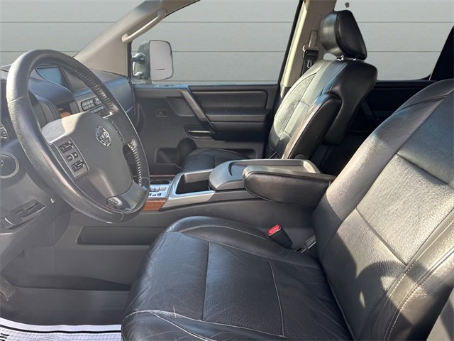 Used 2010 Nissan Titan LE w/ Technology Pkg image 8