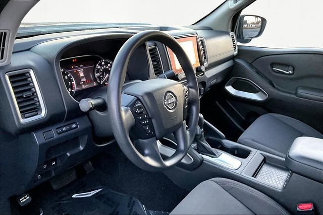 Used 2023 Nissan Frontier SV image 12