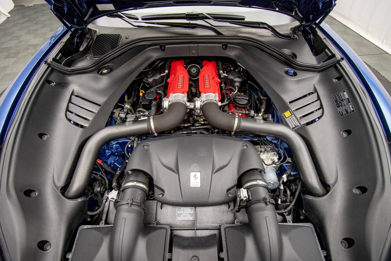 Used 2016 Ferrari California T RWD image 39