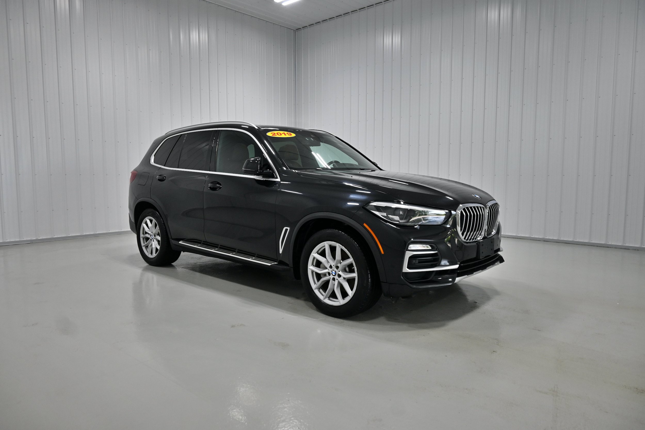 Used 2019 BMW X5 xDrive40i w/ Convenience Package AWD/4WD image 3