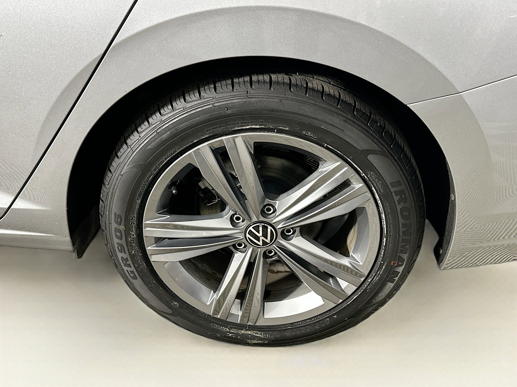 Used 2024 Volkswagen Jetta SE image 11