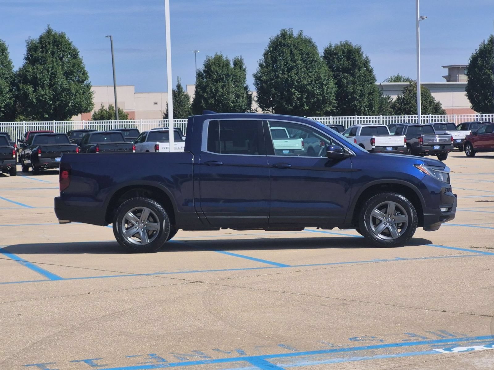 Certified 2023 Honda Ridgeline RTL image 5