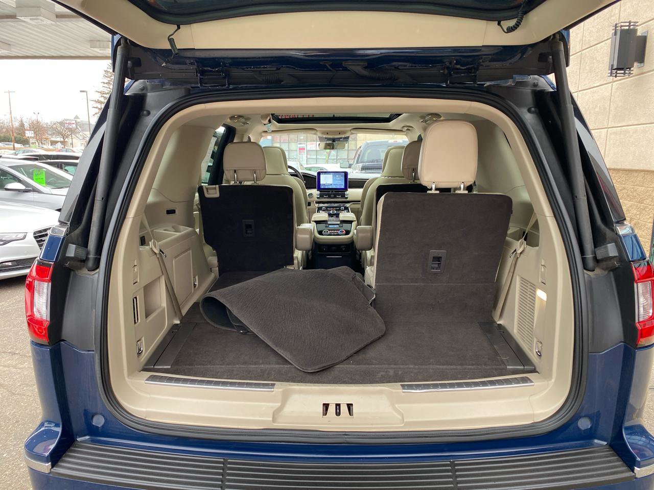 Used 2020 Lincoln Navigator Reserve w/ Luxury Package image 26
