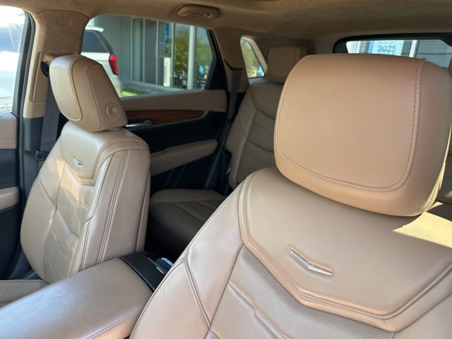 Used 2018 Cadillac XT5 Platinum w/ Driver Assist Package AWD/4WD image 7
